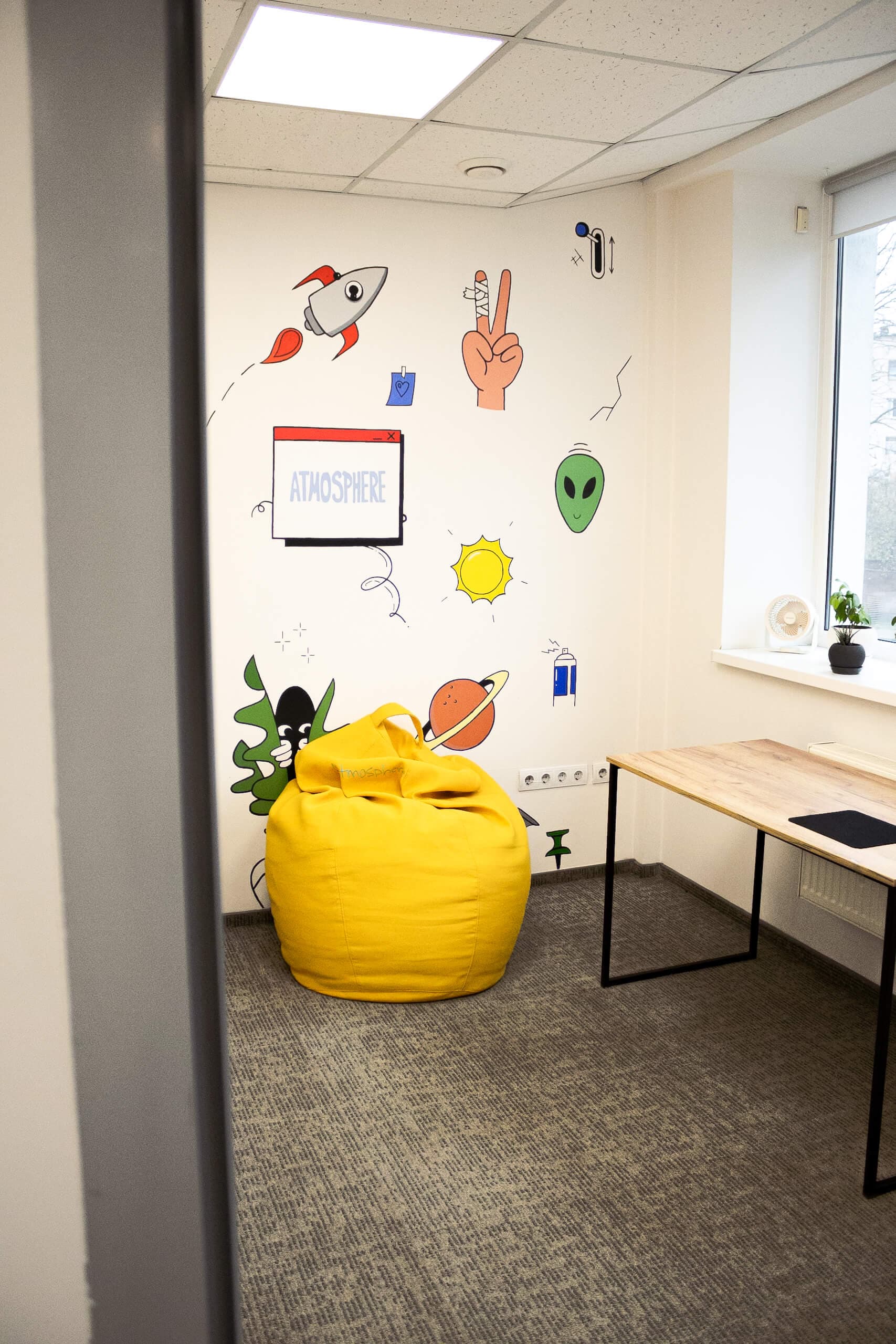 Переговорна кімната коворкінгу Atmosphere у Рівному